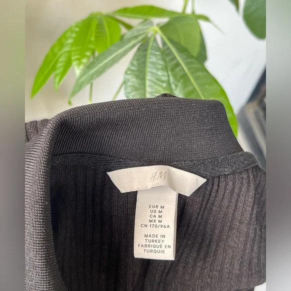 ☘️ H&M Midi Polo Shirt Ribbed Knit Dress with Short sleeves and Side Slit i… - Picture 7 of 15